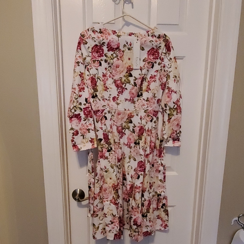NWT Floral Dress - Picture 7 of 10